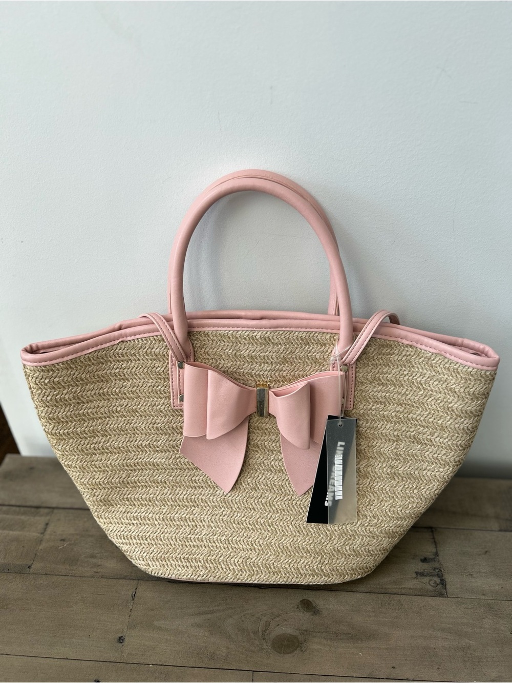 Like Dreams Pink Bow Straw Tote Bag NWT Woven Basket 🎀 - Picture 4 of 6